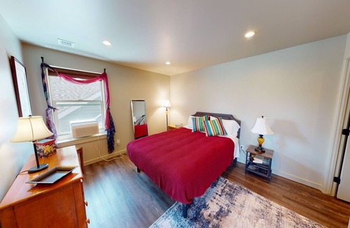 Gunnison House | Fairway Retreat Apartment - On the Golf Course