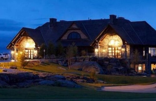 Gravenhurst House | Fairway Retreat At Muskoka Bay Resort | Sleeps 8