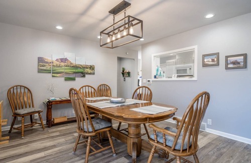 Hot Springs Village House | Fairway Views, Screened Porch and BBQ in Hot Springs Village Gated Community! Golfers’ Dream Escape