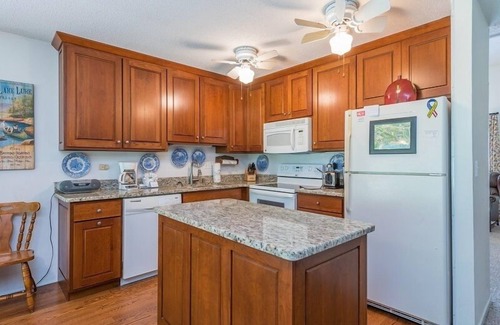 Lake Lure House | Fairway Villa 0305 at Rumbling Bald