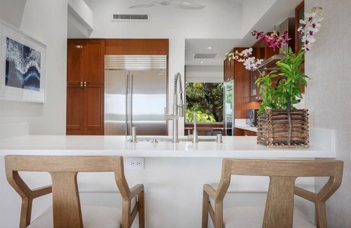 Kaupulehu House | Fairway Villa 110D – Bright & Modern | Onsite Staff & Daily Housekeeping
