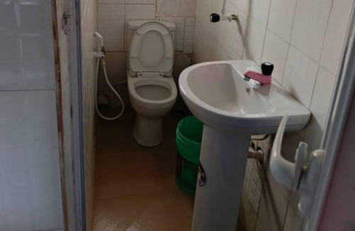Ota Apartment | Fairways Apartments: Delightful 1 bed apartment 10 mins from Winners Chapel Ota