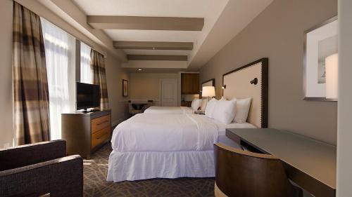 Bear Mountain Resort Hotel | Fairways Hotel on the Mountain