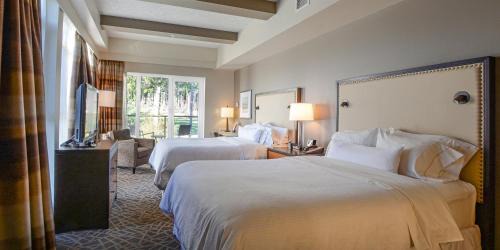 Bear Mountain Resort Hotel | Fairways Hotel on the Mountain