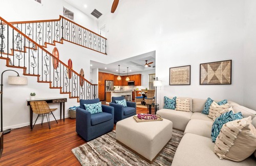 Kamuela House | *Fairways Mauna Lani #1606 - Luxurious 2-Bedroom Retreat: 2 King beds, Remodele
