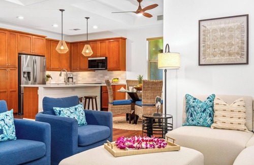 Kamuela House | *Fairways Mauna Lani #1606 - Luxurious 2-Bedroom Retreat: 2 King beds, Remodele
