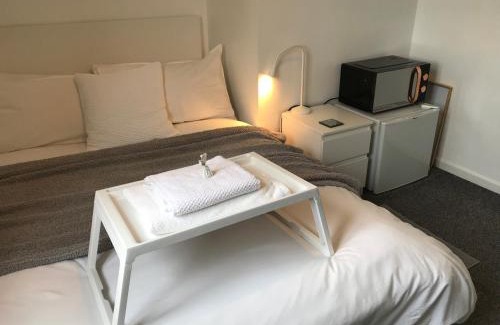 Bradford House | fAiRy DeLL Guesthouse, with cozy lockable rooms, tv, tea tray with choccies, free wifi and parking, 24hr check in, COA, all are welcome
