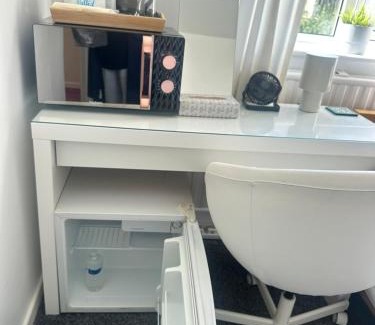 Bradford House | fAiRy DeLL Guesthouse, with cozy lockable rooms, tv, tea tray with choccies, free wifi and parking, 24hr check in, COA, all are welcome