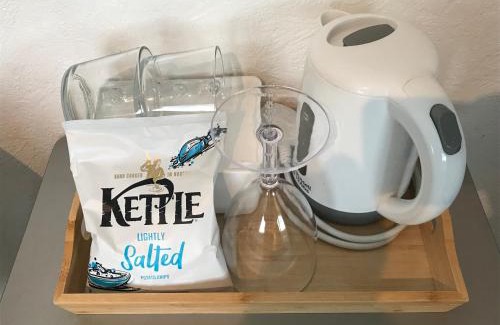 Bradford House | fAiRy DeLL Guesthouse, with cozy lockable rooms, tv, tea tray with choccies, free wifi and parking, 24hr check in, COA, all are welcome