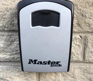 Bradford House | fAiRy DeLL Guesthouse, with cozy lockable rooms, tv, tea tray with choccies, free wifi and parking, 24hr check in, COA, all are welcome