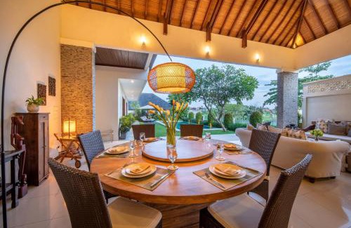 Batu Bolong Villa | Fajar Villa Canggu