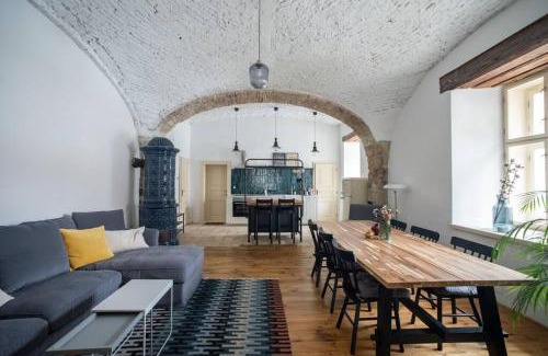 Kremnica Apartment | FAJRONT - krásny historický byt v srdci Kremnice