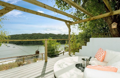 Truro Cottage | Fal River Cottage - sleeps 3 guests in 2 bedrooms