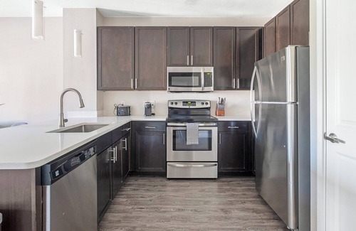 Katy Apartment | Falcon - 1BD 4 - One Bedroom Apartment, Sleeps 2