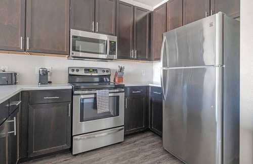 Katy Apartment | Falcon - 1BD 4 - One Bedroom Apartment, Sleeps 2