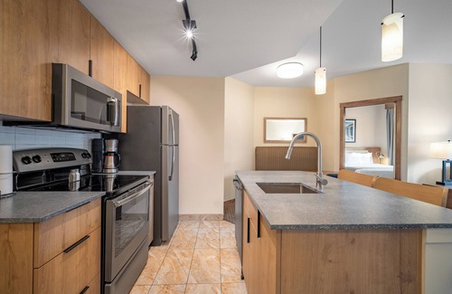 Canmore Apartment | Falcon Crest Lodge by CLIQUE