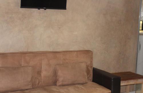 Upington House | Falcon Guesthouse