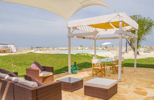 Lizzanello Villa | Falcon Home Resort: Superior Double Room "Fire"