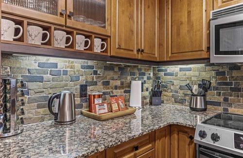 Canmore Condo | Falcon's Nest, Nest in the Rockies