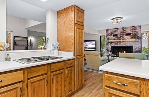Monument House | Falcons Overlook Retreat