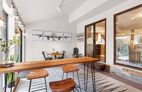 Monument House | Falcons Overlook Retreat