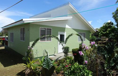 Savaia House | Fale Mailani-2 rooms/AC/hotwater
