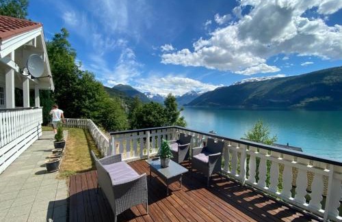 Stryn House | Faleide Panorama