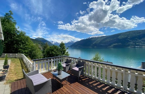 Stryn House | Faleide Panorama