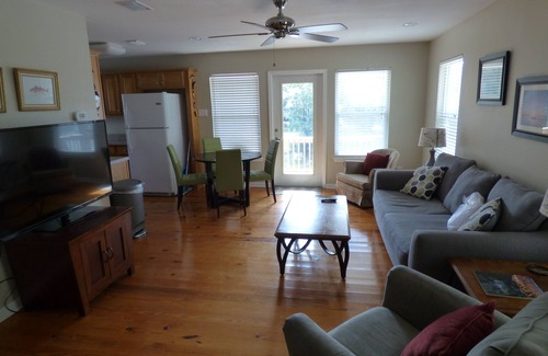 Foley Cabin | Fall and Winter are coming. Looking for Snowbirds and Fishermen! Great Rates!