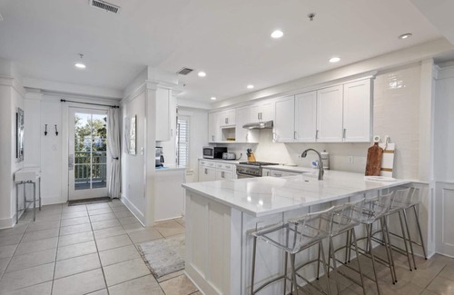 Gulf District Condo | Fall Availability! Beachside #17 - Gulf Views - Steps to Beach Club! Balcony Views! 4 Bikes!