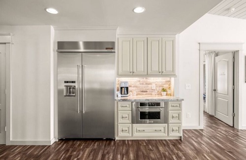 Flowery Branch Apartment | Fall by the Lake Farm Experience, Sauna, & More!