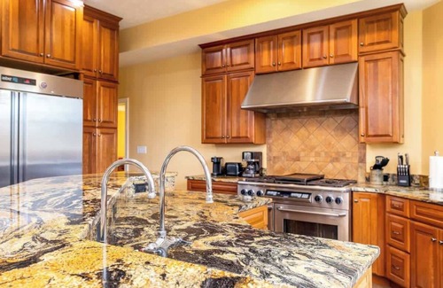 Bentonville House | Fall Colors~Spacious~Hot Tub~Riverfront~Hiking