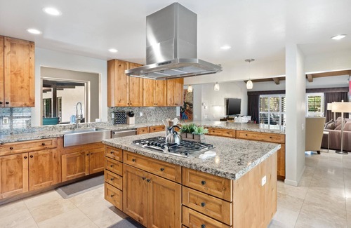 Vista Las Palmas House | Fall Dates Available! Home with Private Dual Tennis & Pickleball Court & Beautiful Mountain