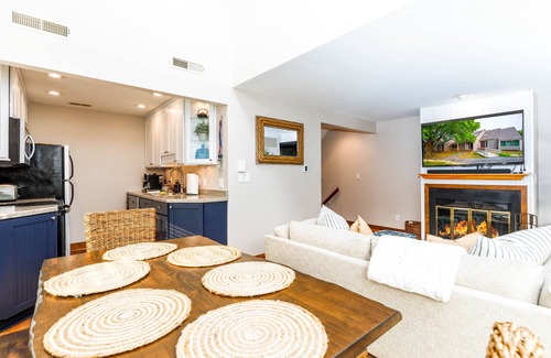The Galena Territory House | Fall Deals! King Beds, Pool Access, Galena Territory Amenities & on Lake Galena!