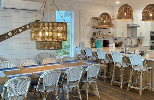 Great Guana Cay House | Fall Discount! Luxury Waterfront 6BR home, infinity pool, boat dock, kayak