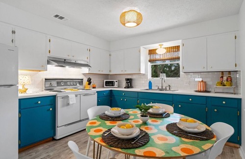 Kiska Beach House | Fall Discounts! l Walk to Beach l Quiet West End of PCB l 5 Mins to 30A
