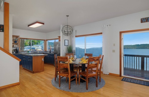 Hoodsport House | FALL Discounted Prices | Private Beach | Kayak | EV Chargers