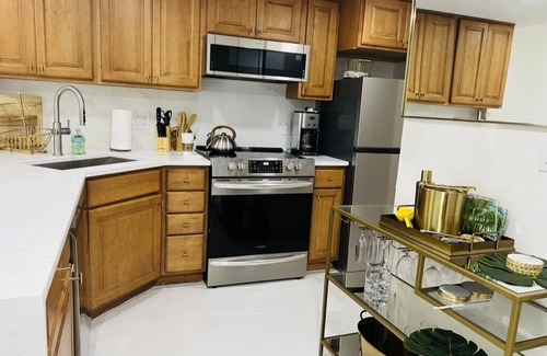 Park Shore Condo | Fall Discounts Naples Park Shore Resort Penthouse Hog Fish Harry’s
