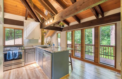 Beaverton Cabin | Fall Fall Forest Getaway | Fire Pit, BBQ & Forest Views