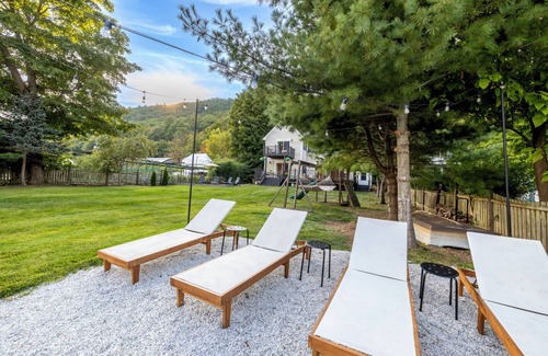 Greenwood Lake House | FALL FOLIAGE GETAWAY. HUDSON VALLEY LAKEFRONT 50mi from NYC. @thelakehousegwlny