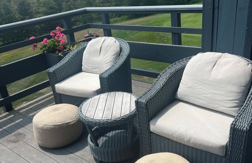 Sunapee Condo | Fall foliage! Jaw-dropping views. Gorgeous 4-bed by hiking trails + the lake