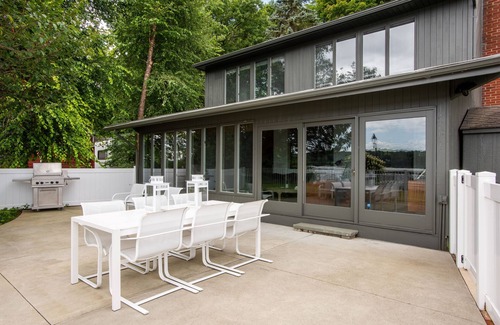 Malden House | Fall Foliage Spectacular Hudson River Waterfrt/3 Bdrm/Pool/Quiet St/Magnfct View