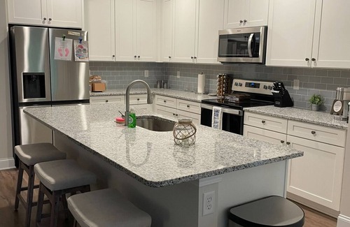 Waleska House | FALL GETAWAY! Our 'Hideaway Home' is a charming 3BR/2BA in Lake Arrowhead, GA.