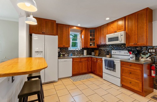 Del Haven House | Fall Getaway! ~Sunsets ~Close to Bay~ No Pets