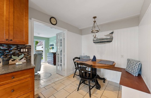 Del Haven House | Fall Getaway! ~Sunsets ~Close to Bay~ No Pets