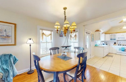 Buzzards Bay House | Fall/Holiday 25 & Summer 26 Open. 1 Hr to Gillette FIFA World Cup. Walk 2 Beach!