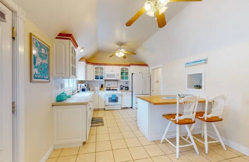 Buzzards Bay House | Fall/Holiday 25 & Summer 26 Open. 1 Hr to Gillette FIFA World Cup. Walk 2 Beach!