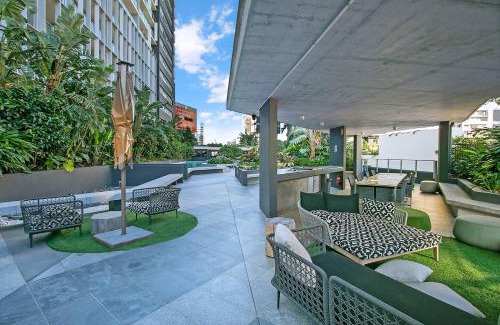Newstead Apartment | Fall in Love with Waterfront Resort-style Living