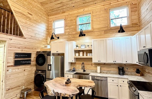 Cub Run Cabin | ✨🍂Fall in🧡 NEW A-Frame Cabin near Mammoth Cave National Park with lake views!