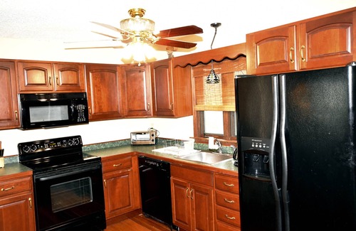 Village at Camelback House | Fall Is In The Air! Time Apple Cider. Ask About Early Checkin & Late Checkout.